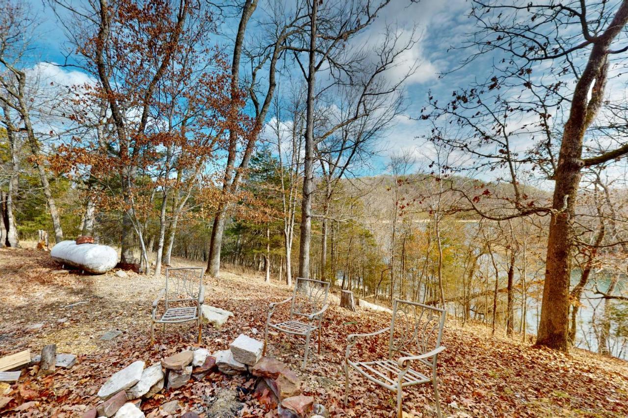Charlie'S Ol' Fishing Cabin Eureka Springs Exterior photo